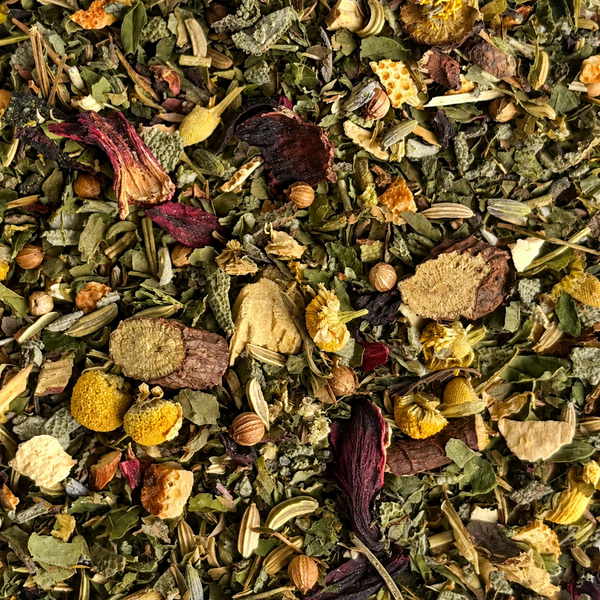 Mezcla de infusión Femme Flow de Tenté con hierbas, flores, semillas y cáscaras de naranja.